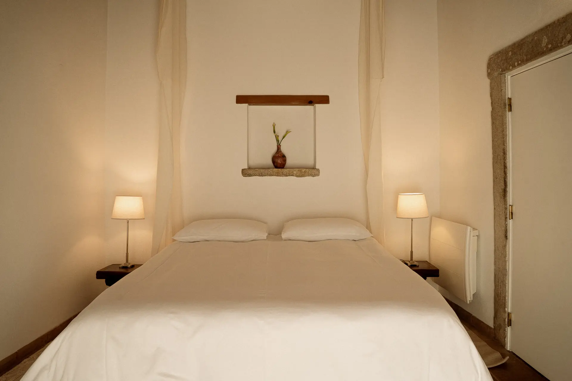 Guest bed - queen size (floor 0)